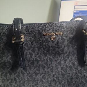 Satchel/ Purse Michael Kors / Black / 17 wide x 12 high x 4 wide